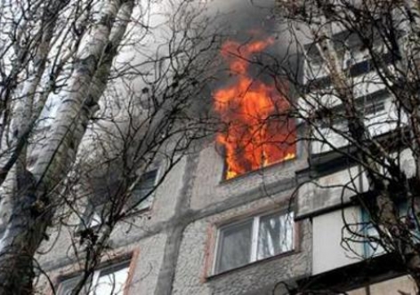 На пожаре в симферопольской пятиэтажке угорел и получил ожоги мужчина