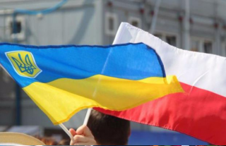В польской компании откоментировали желто-синюю униформу для украинцев