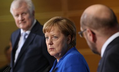 Меркель призывает ЕС быть сплоченней и прытче принимать решения