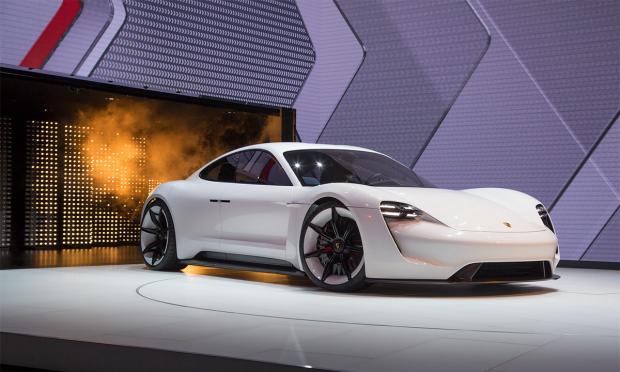 Автомобильная компания Porsche увеличит бюджет на электромобили вдвое