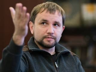 Вятрович рапортовал о завершении декоммунизации в Украине. И признался, что имеет полное собрание пластинок Высоцкого