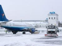Снегопады в Украине: аэропорты 6 городов возобновили работу