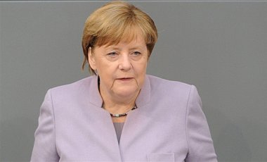 Меркель поздравила Путина: Сейчас главно продолжать диалог