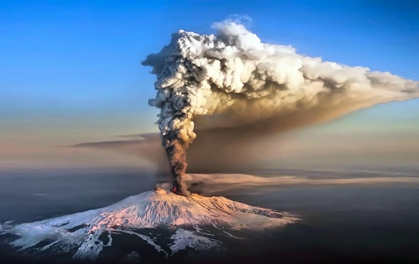 Вулкан Этна сползает к морю - ученые