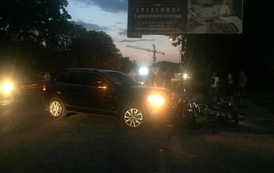 Экс-супруга главы Нацполиции сбила мотоциклиста в Ужгороде - СМИ