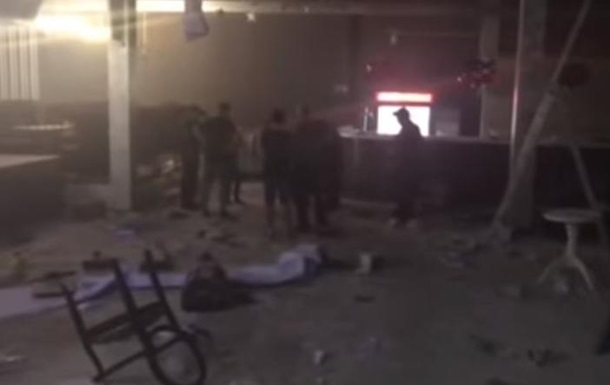 В Крыму школьники лопатами разгромили ночной клуб